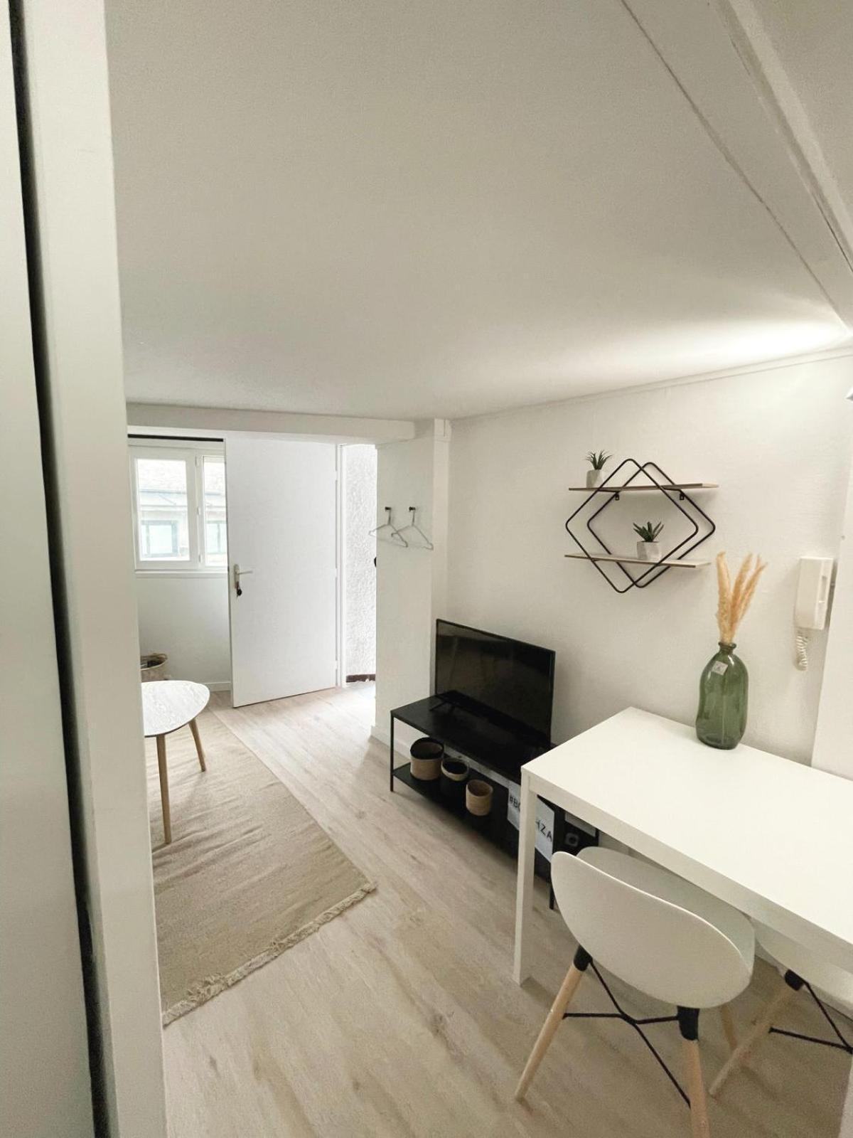 Appartement Rochereau Climatise - Metro - Gare - Wifi