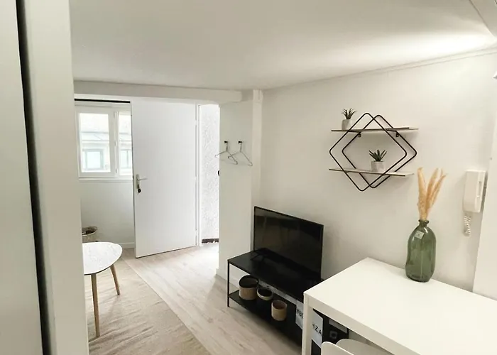 Studio Rochereau Climatise - Metro - Gare - Wifi